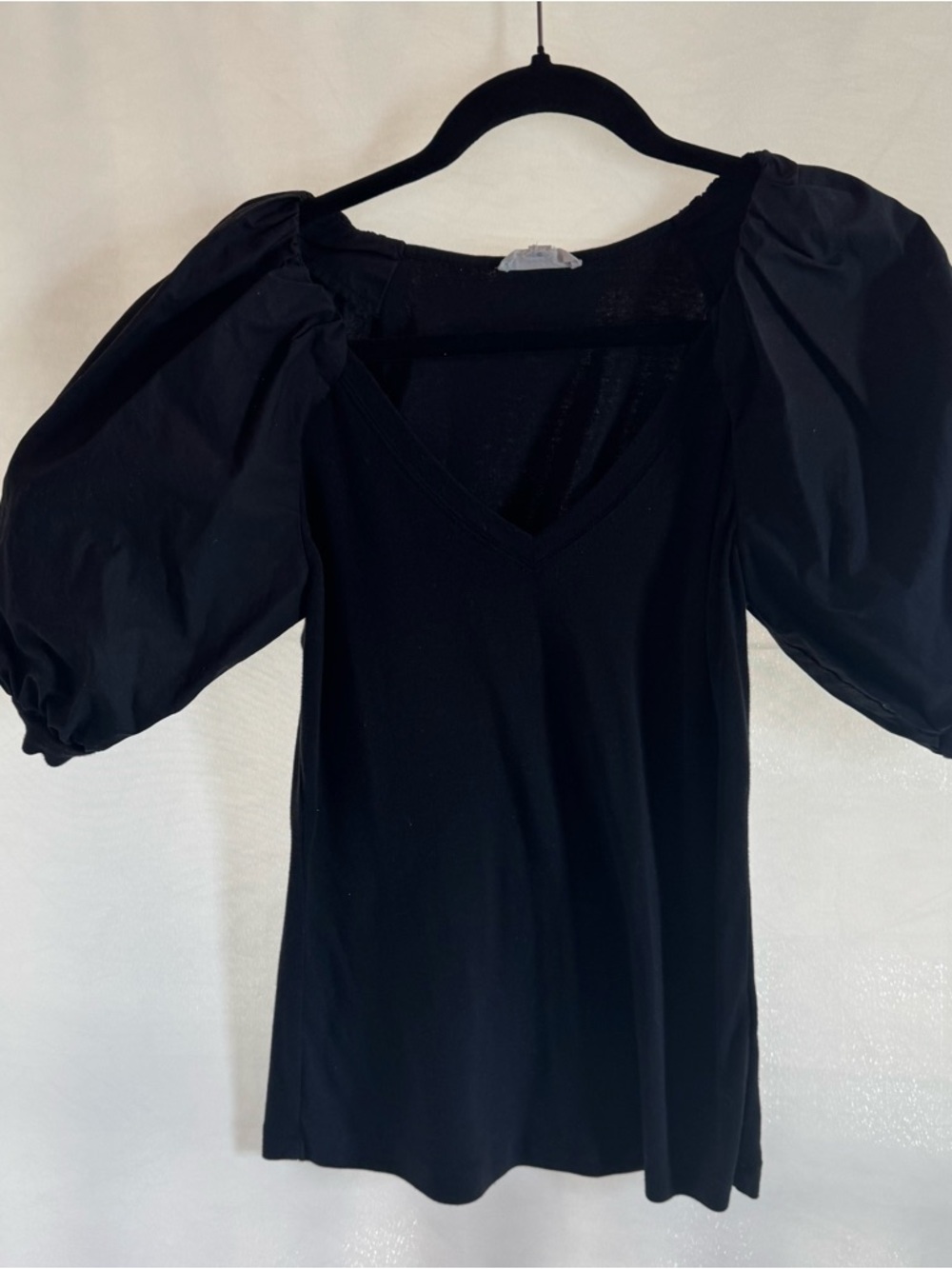 a loves a Black Short Sleeve Tee - Small